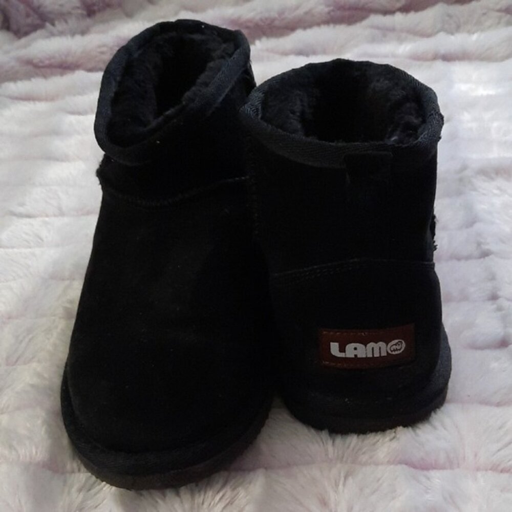 Lamo Black Suede Upper Faux Fur Lined Ankle Boots Size 7